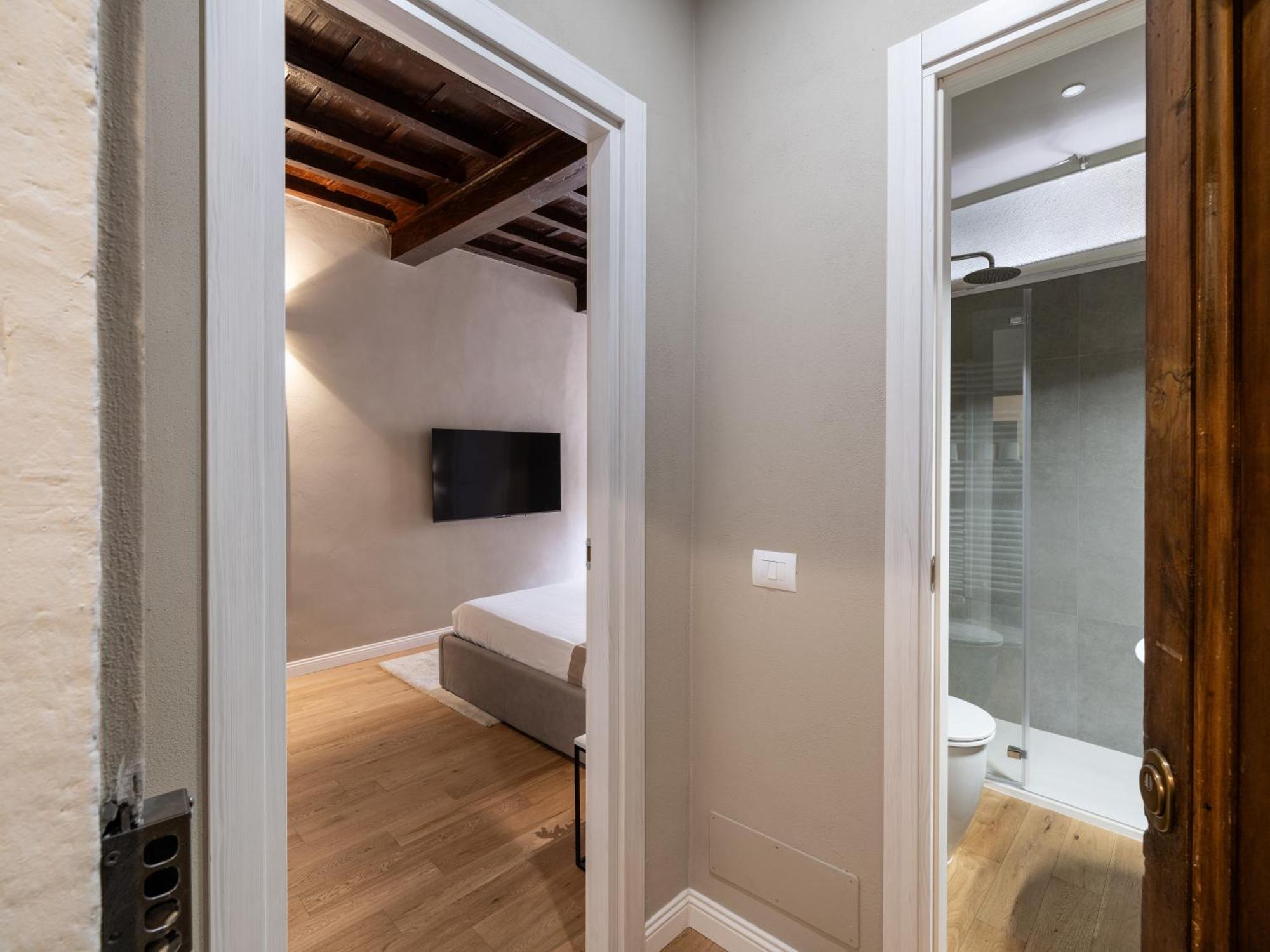 Santa Croce Luxury Suite - Dolcevita Holiday Firenze Bagian luar foto