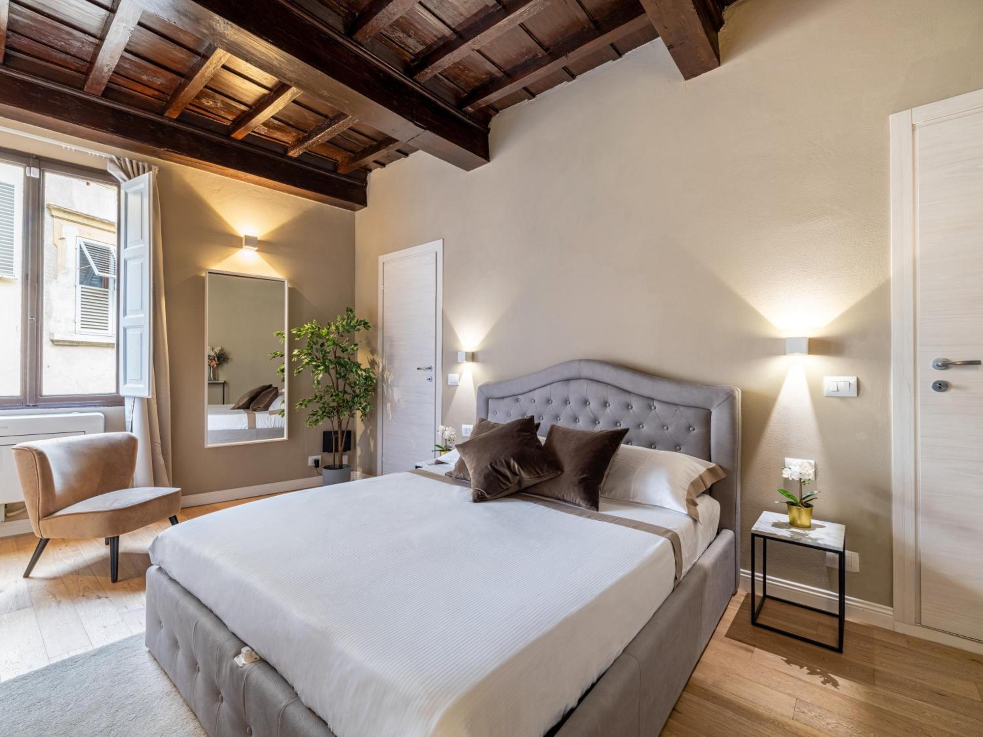 Santa Croce Luxury Suite - Dolcevita Holiday Firenze Bagian luar foto